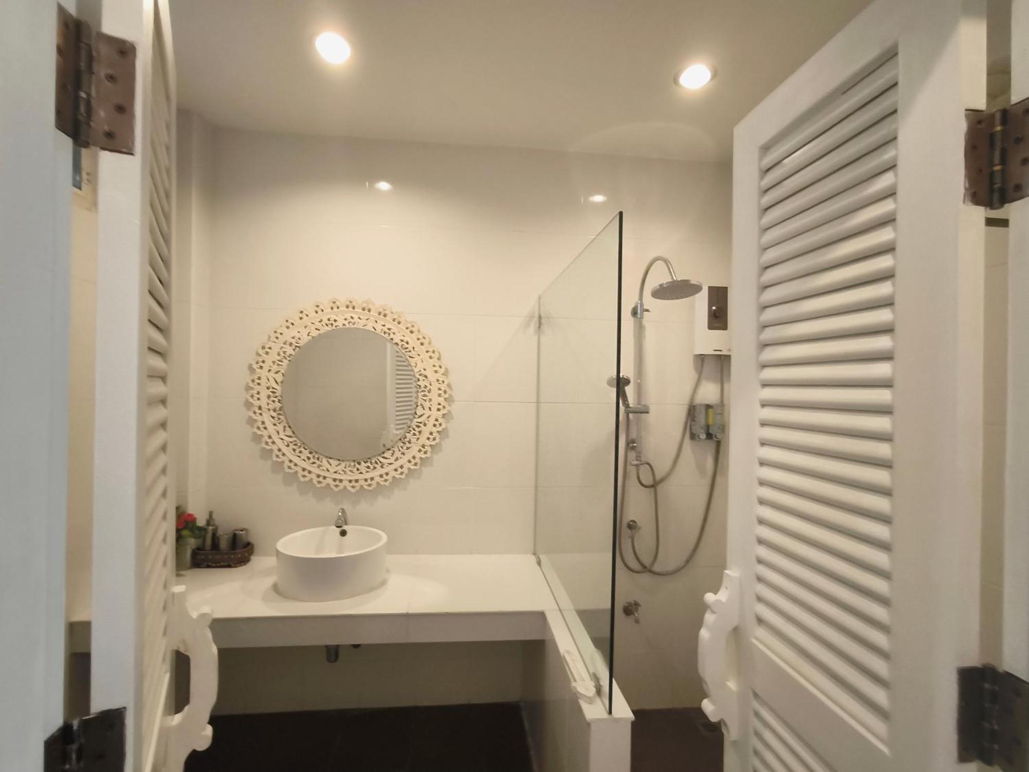 Ratchiangsaen Flora House Hotel Чиангмай Стая снимка