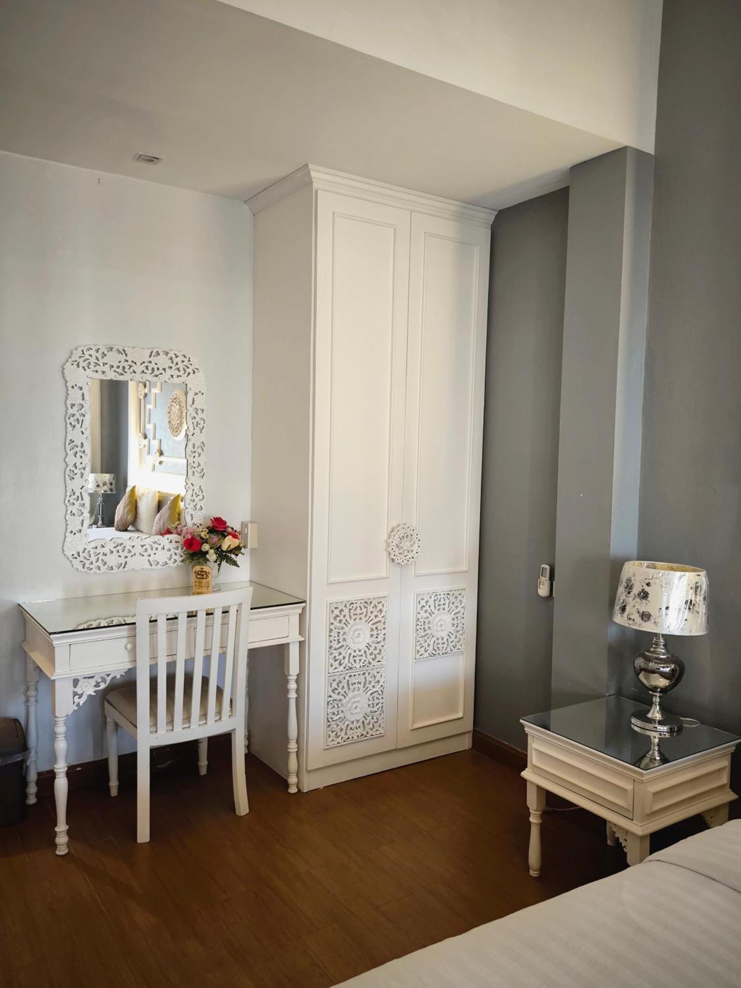 Ratchiangsaen Flora House Hotel Чиангмай Стая снимка