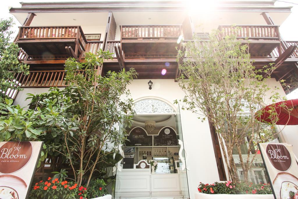 Ratchiangsaen Flora House Hotel Чиангмай Екстериор снимка