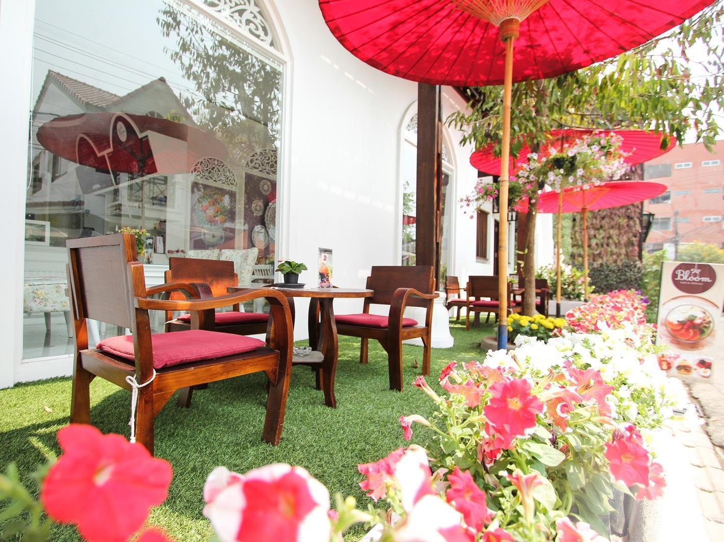Ratchiangsaen Flora House Hotel Чиангмай Екстериор снимка
