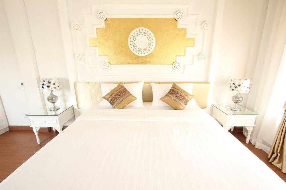 Ratchiangsaen Flora House Hotel Чиангмай Екстериор снимка